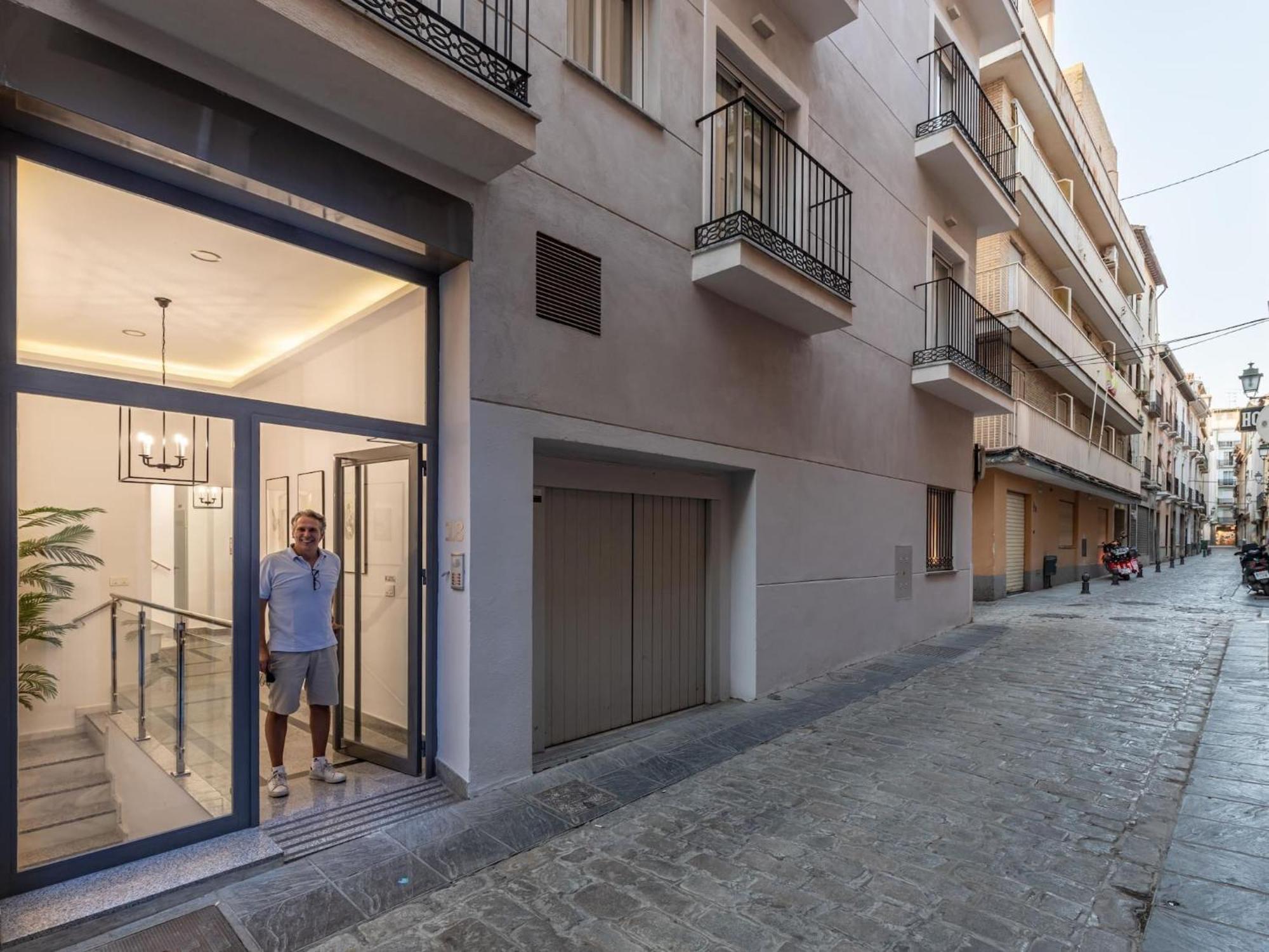 Central Stylish And Elegant 1 & 2 Bedroom Apartments I Granada Luaran gambar