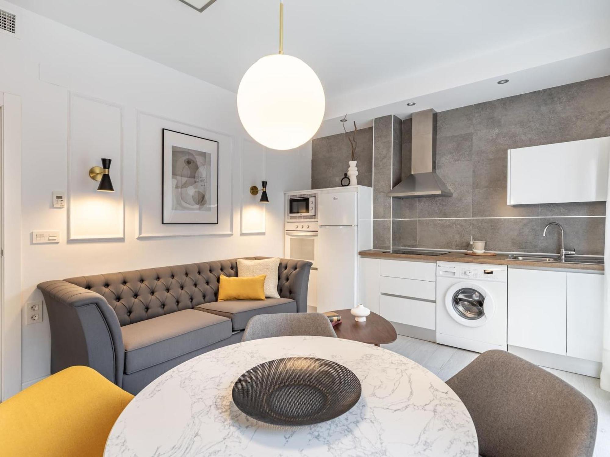 Central Stylish And Elegant 1 & 2 Bedroom Apartments I Granada Luaran gambar