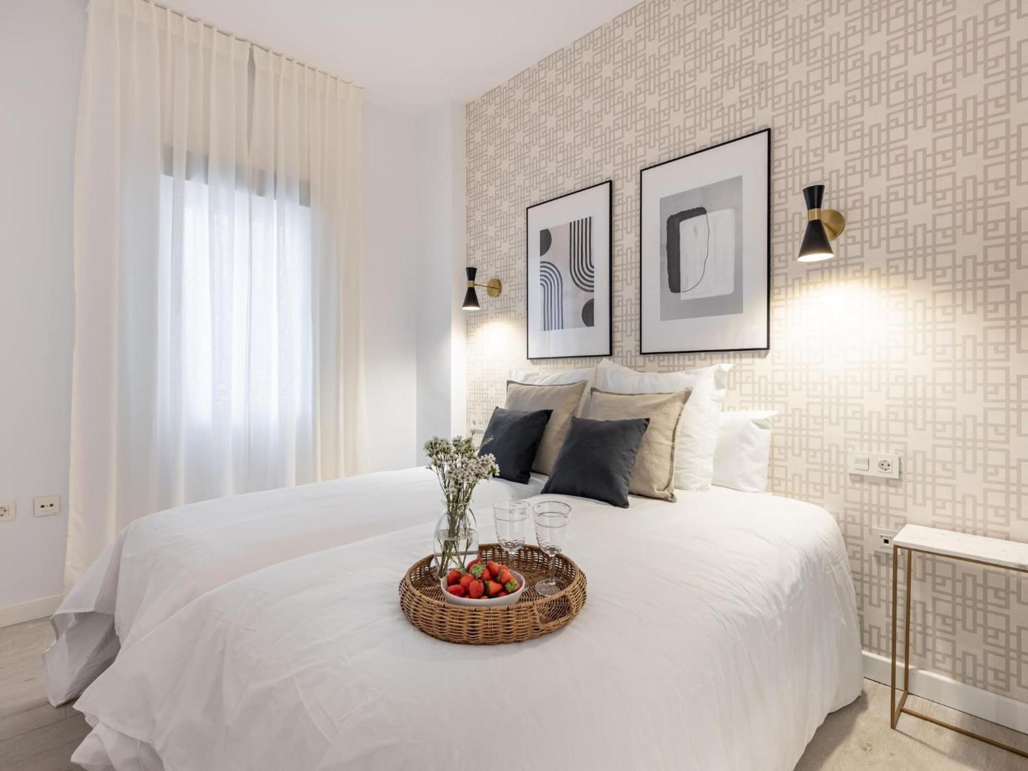 Central Stylish And Elegant 1 & 2 Bedroom Apartments I Granada Luaran gambar