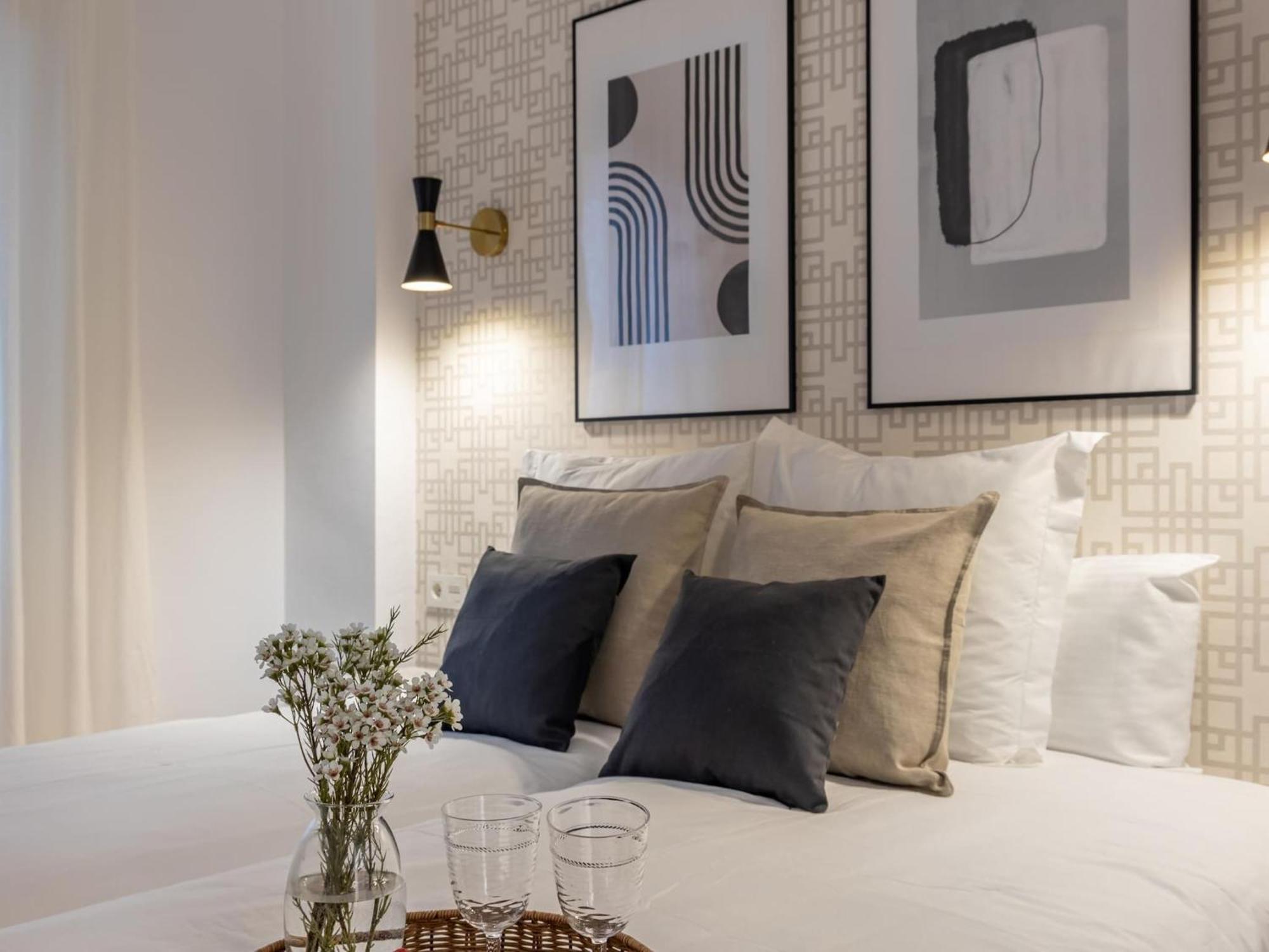 Central Stylish And Elegant 1 & 2 Bedroom Apartments I Granada Luaran gambar