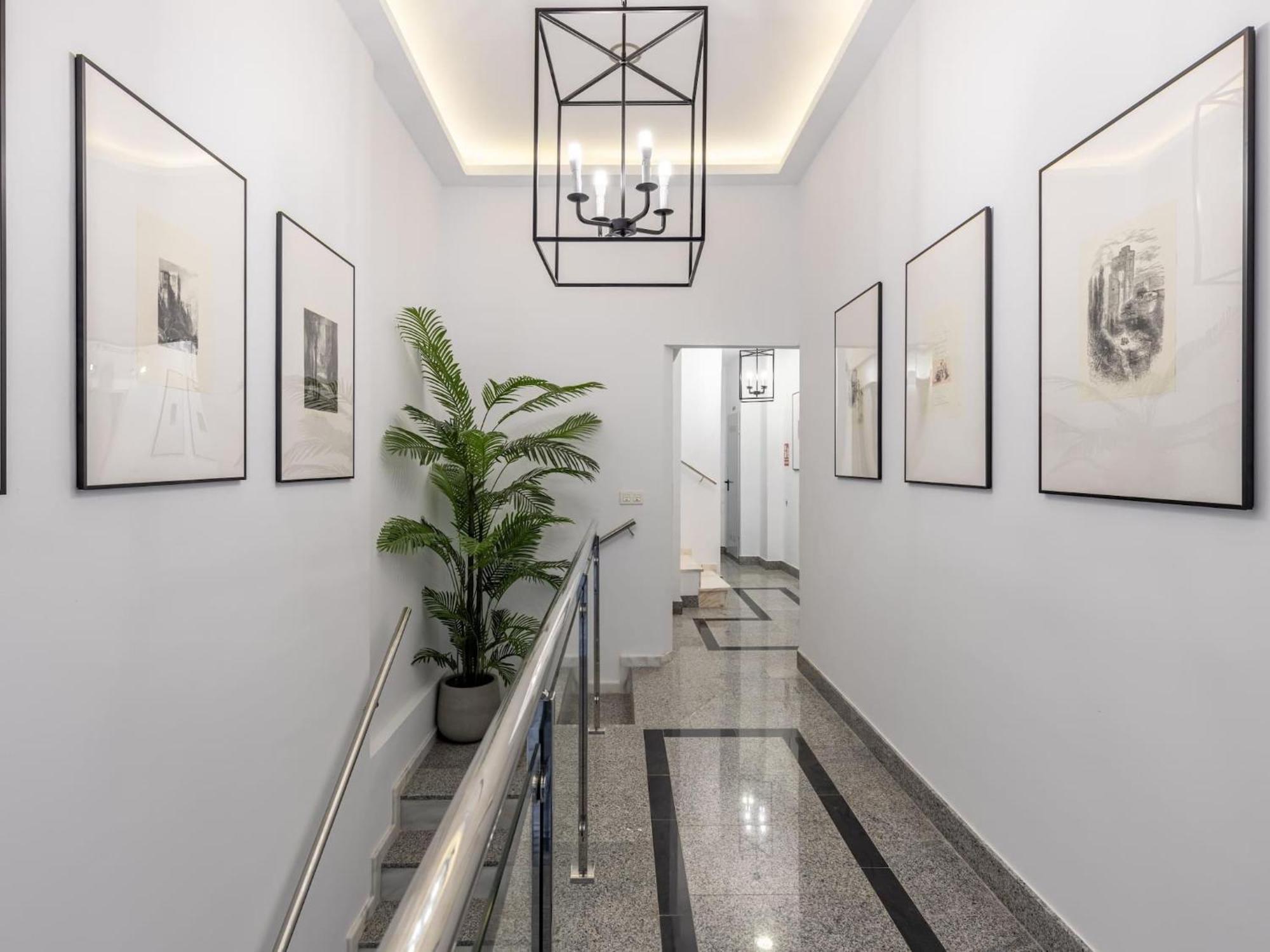 Central Stylish And Elegant 1 & 2 Bedroom Apartments I Granada Luaran gambar